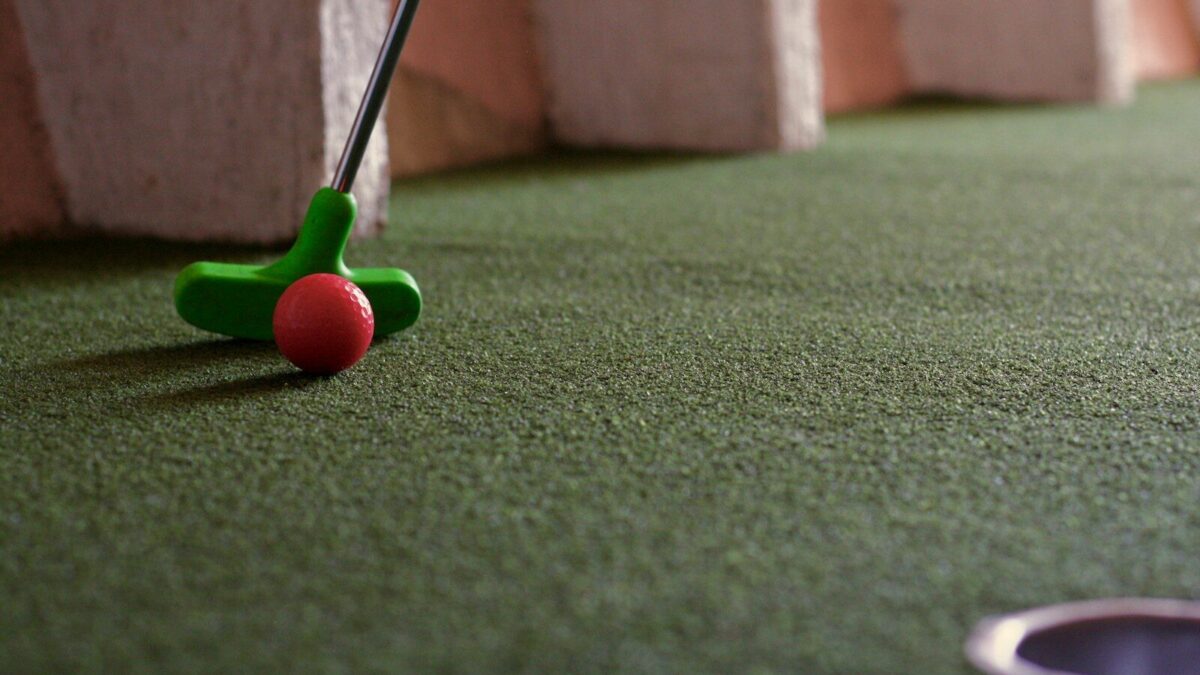 red ball close-up photography